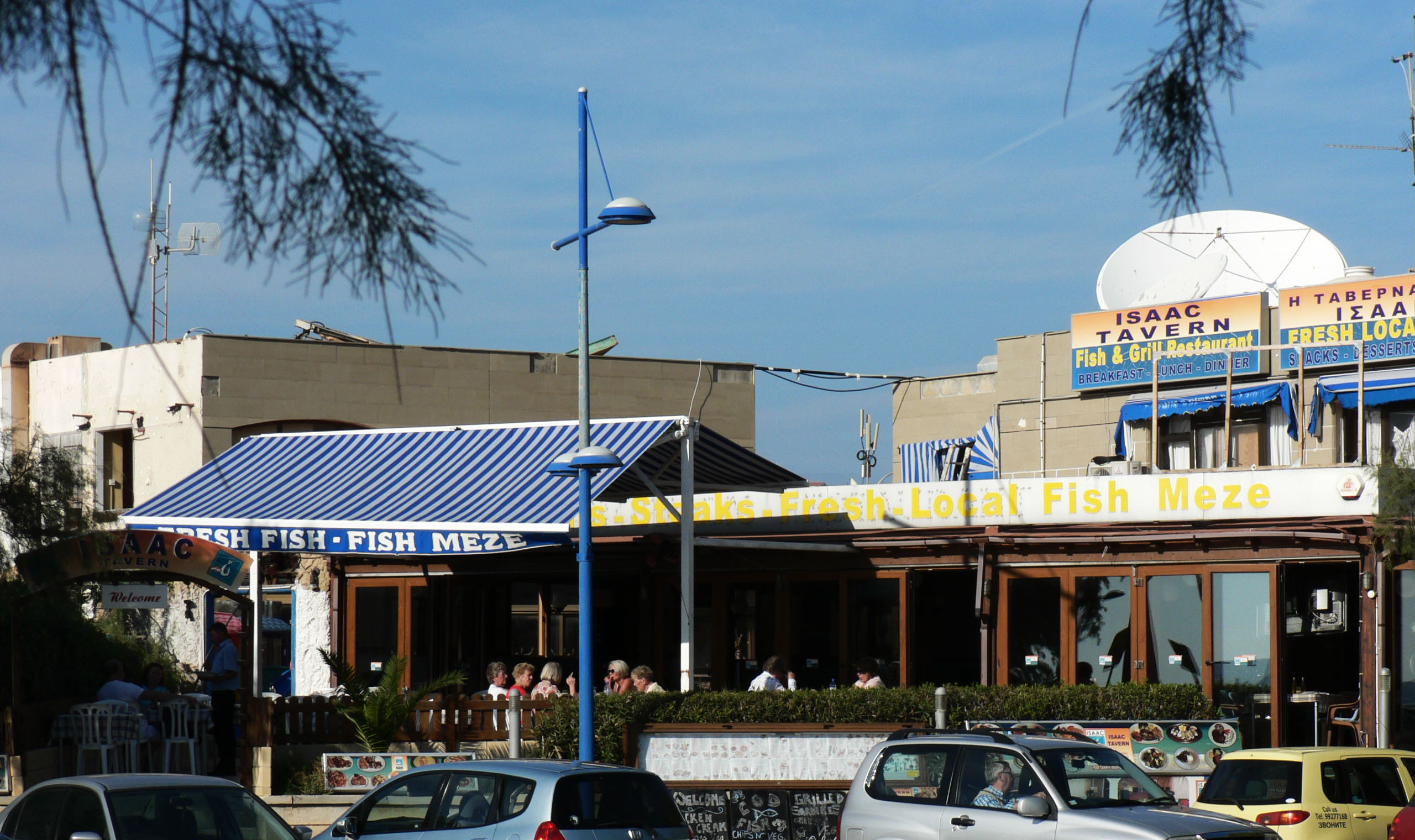 Ресторан морепродуктов Isaac Tavern в Айя-Напе
