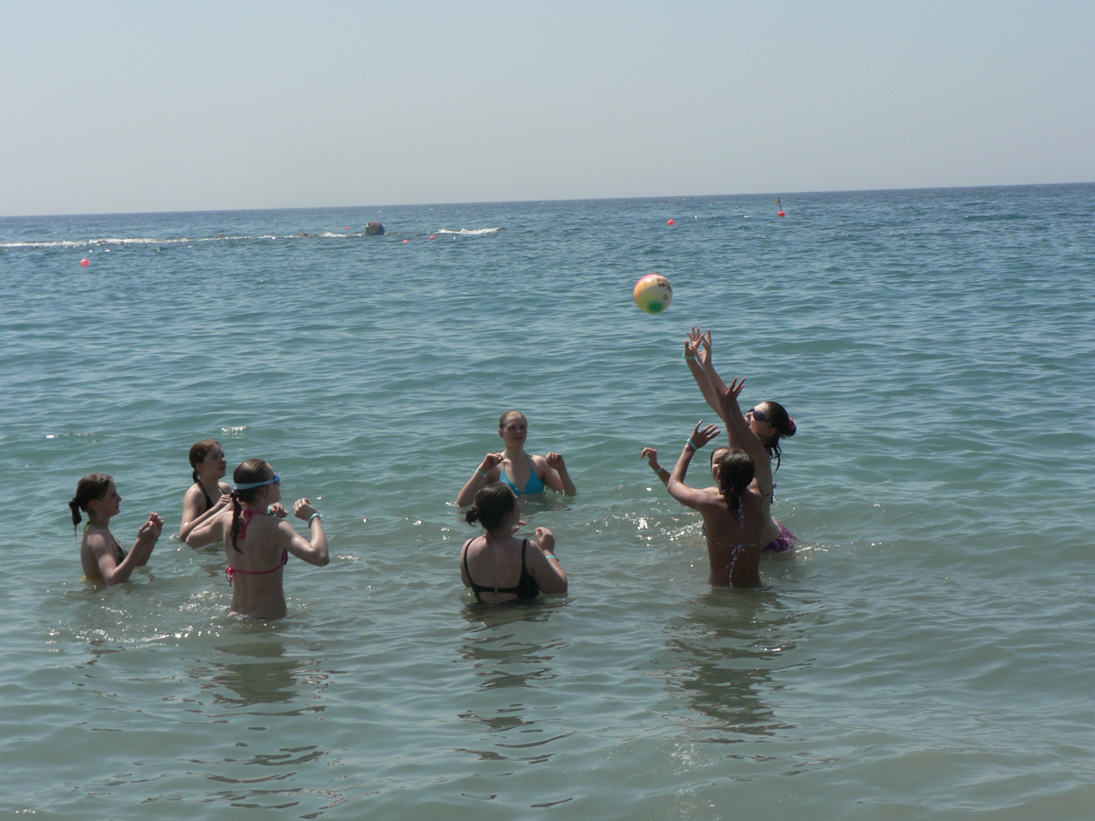Учебно-тренировочные сборы на Кипре в мае-июне 2012 года. Купание в море