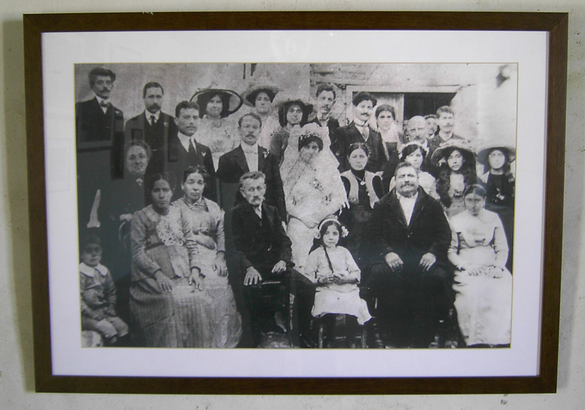 Старинная фотография семьи Сократиса Сократу 