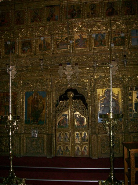 Иконостас в Храме Животворящего Креста в Лефкаре