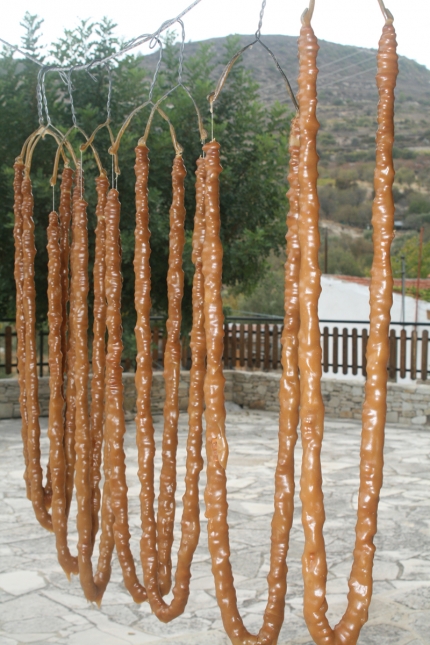 Традиционные кипрские сладости шудзукос