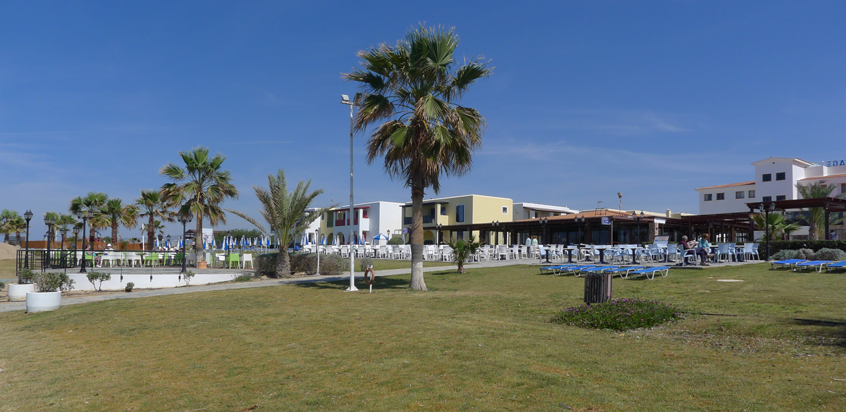 Отель Kefalos Beach Village в Пафосе