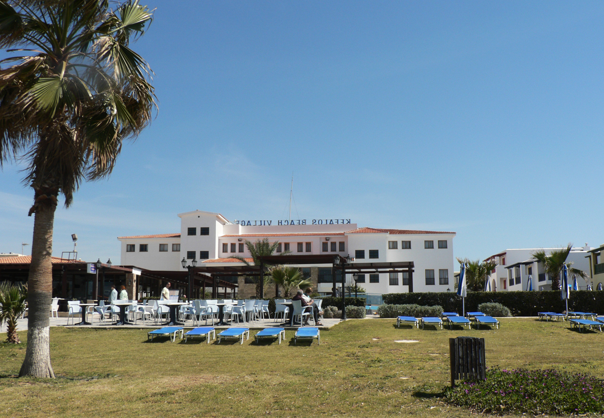 Отель Kefalos Beach Village в Пафосе