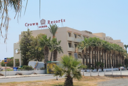 Отель Crown Resorts Henipa в Ларнаке