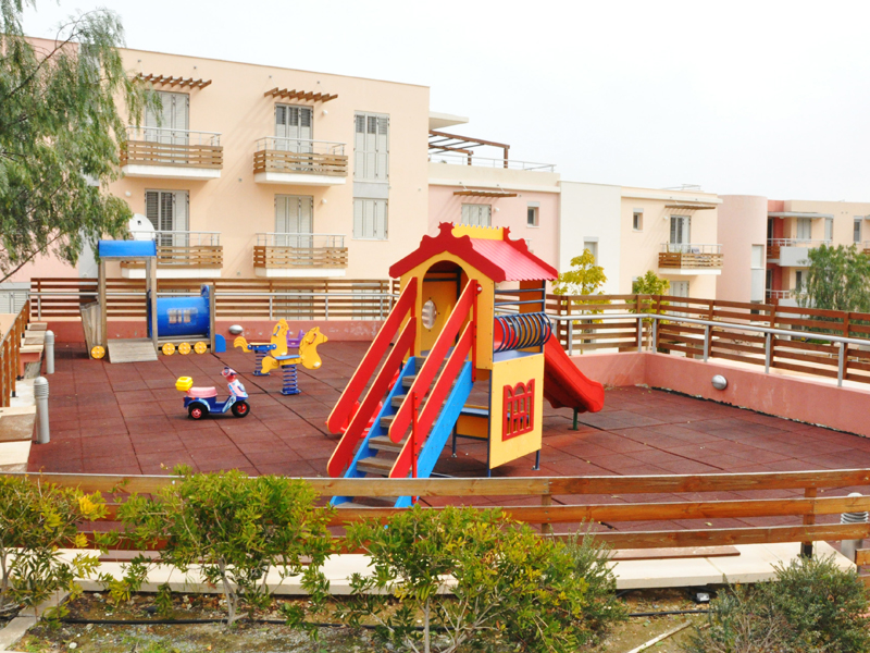 Детская площадка в комплексе Amathusa Coastal Heights в Лимассоле