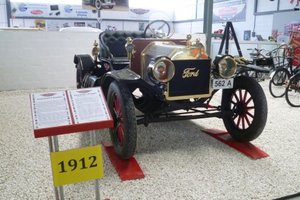 Кипрский музей исторических и классических автомобилей