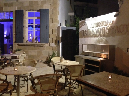 Ресторан культурного центра Архонтико Пападопулу в деревне Корнос