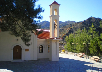 Церковь Святых Ригиноса и Орестиса в деревне Аплики
