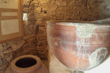 Старинная винодавильня в деревне Омодос на Кипре