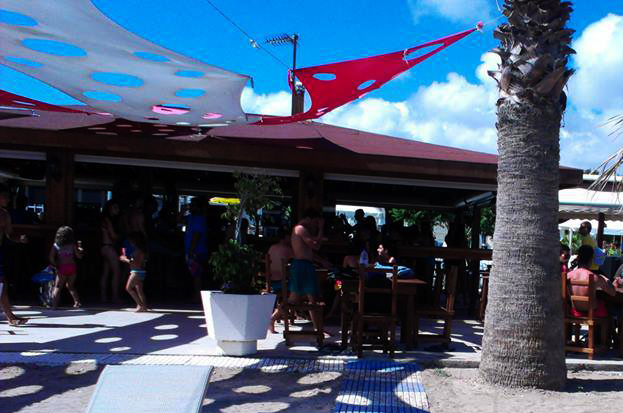 Пляжный бар Mats Mouts в Героскипу