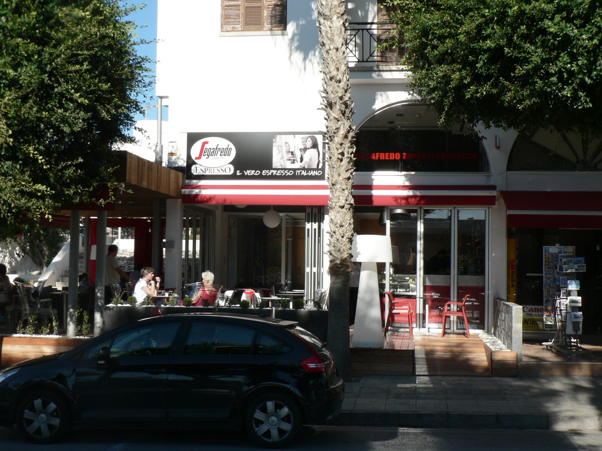 Итальянская кофейня Segafredo в Като Пафосе