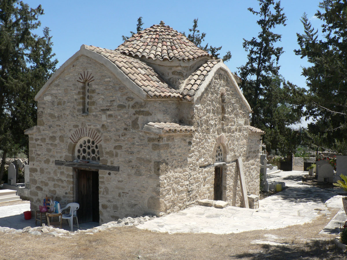 Византийская церковь Святых Апостолов в деревне Пера Хорио