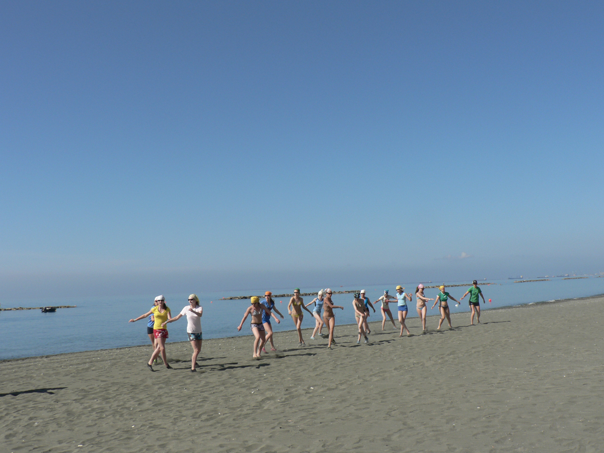 Учебно-тренировочные сборы на Кипре в мае-июне 2012 года. Пробежка по горячему песочку