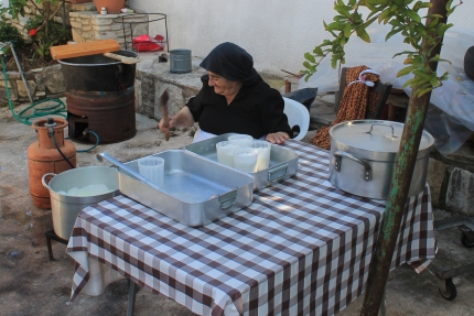 Процесс приготовления кипрского сыра анари